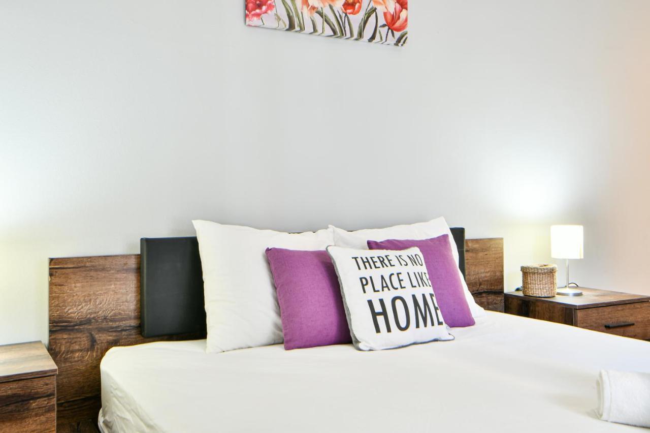 Fresh & Renovated Apartment Next To Metro Station Athens Exterior photo