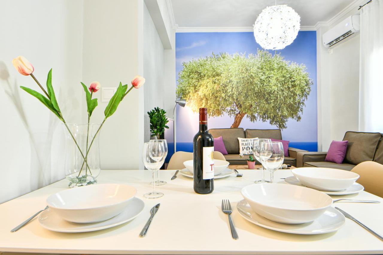 Fresh & Renovated Apartment Next To Metro Station Athens Exterior photo